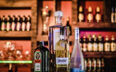 Alcool et créativité : le partenariat méconnu des plus grands artistes !