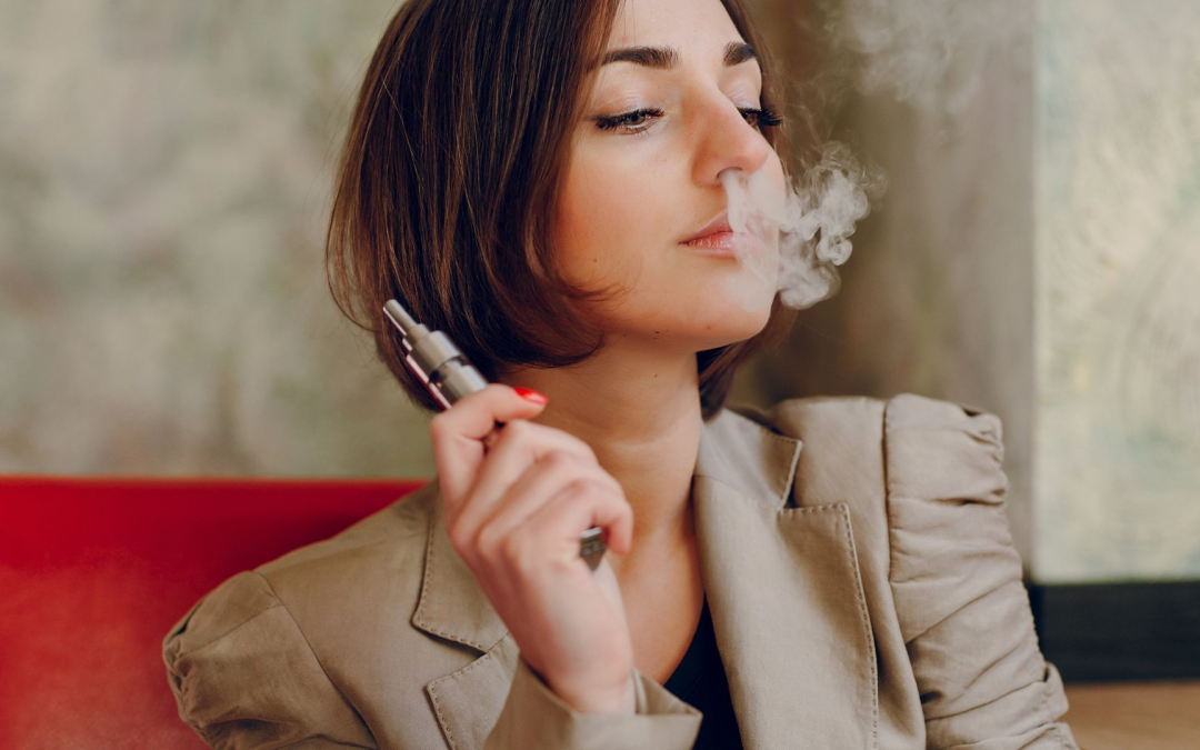 Le vapotage révolutionne habitudes et santé entre risques et espoirs